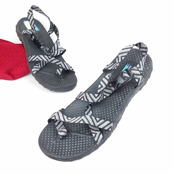 skechers toe ring sandals